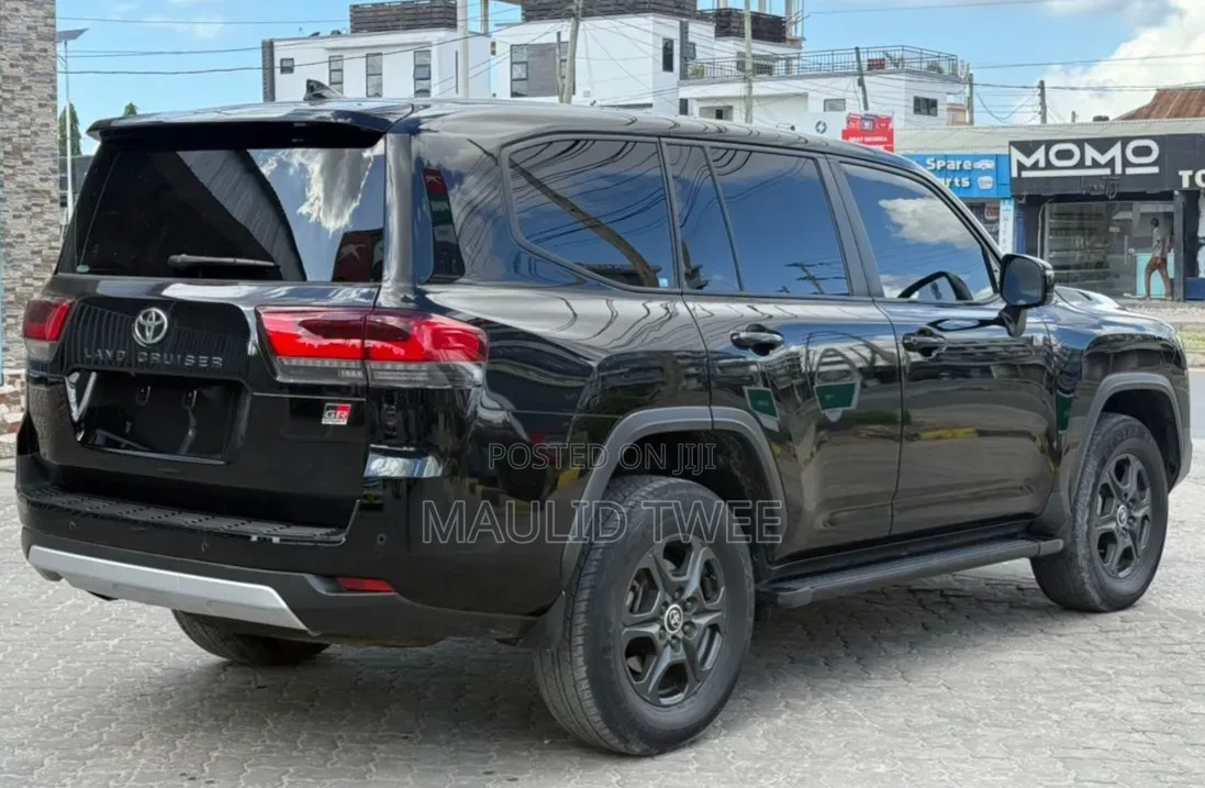 Toyota Land Cruiser 2023 Black