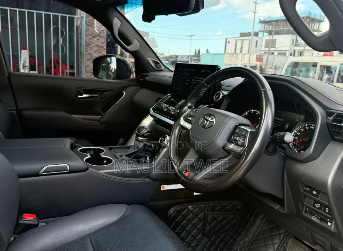Toyota Land Cruiser 2023 Black