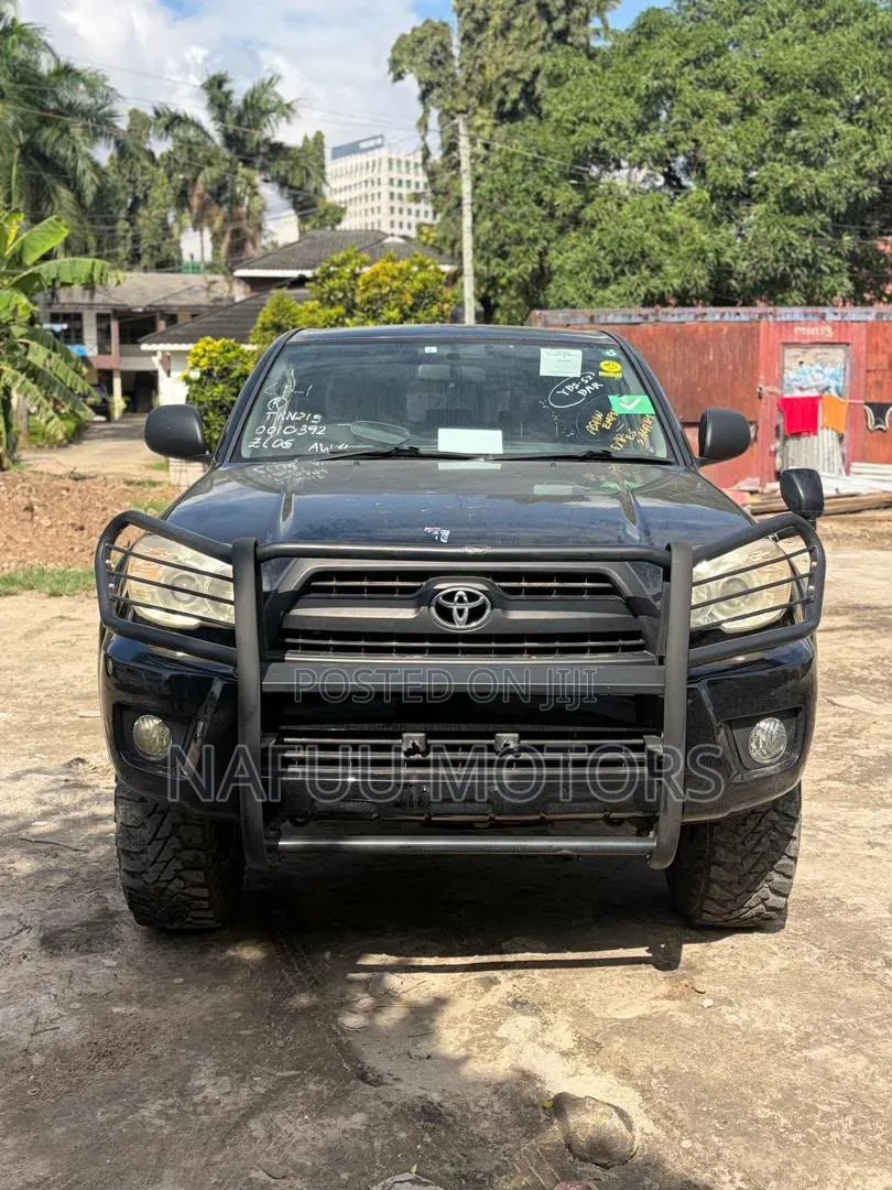 Toyota Hilux Surf 2006 Black