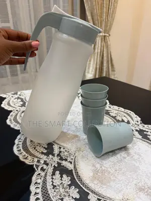 Plastic Jug Na Vikombe 4