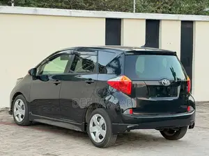 Toyota Ractis 2012 Black