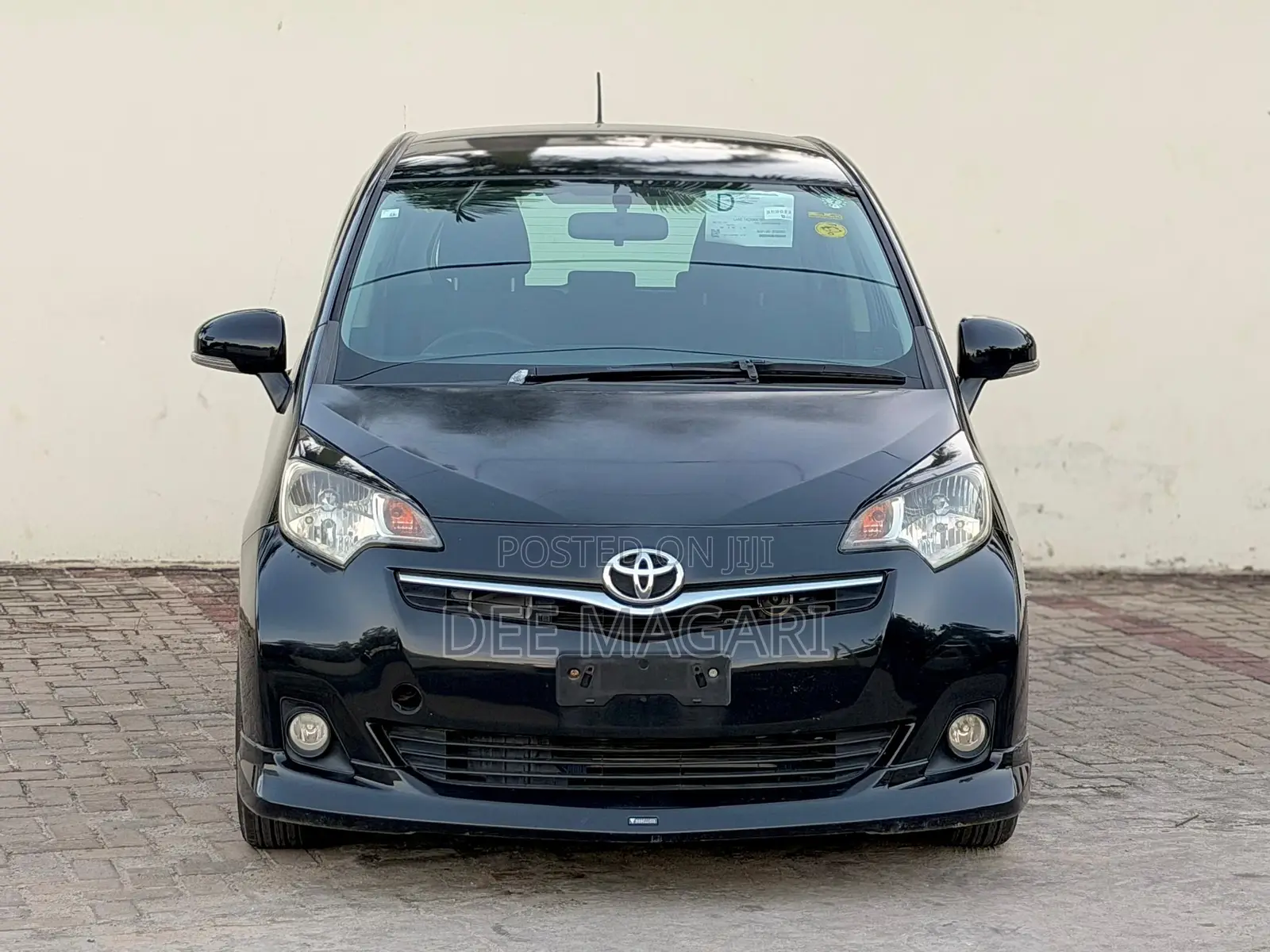 Toyota Ractis 2012 Black
