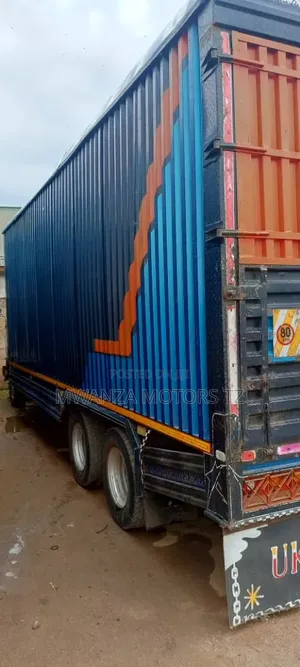 Fuso Tandam Kali 1999 Blue
