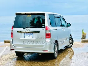 Toyota Noah 2008 Silver
