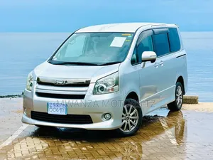 Toyota Noah 2008 Silver