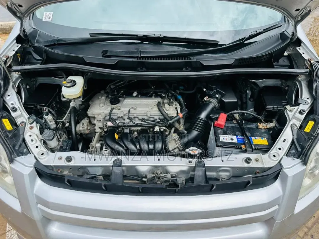 Toyota Noah 2008 Silver