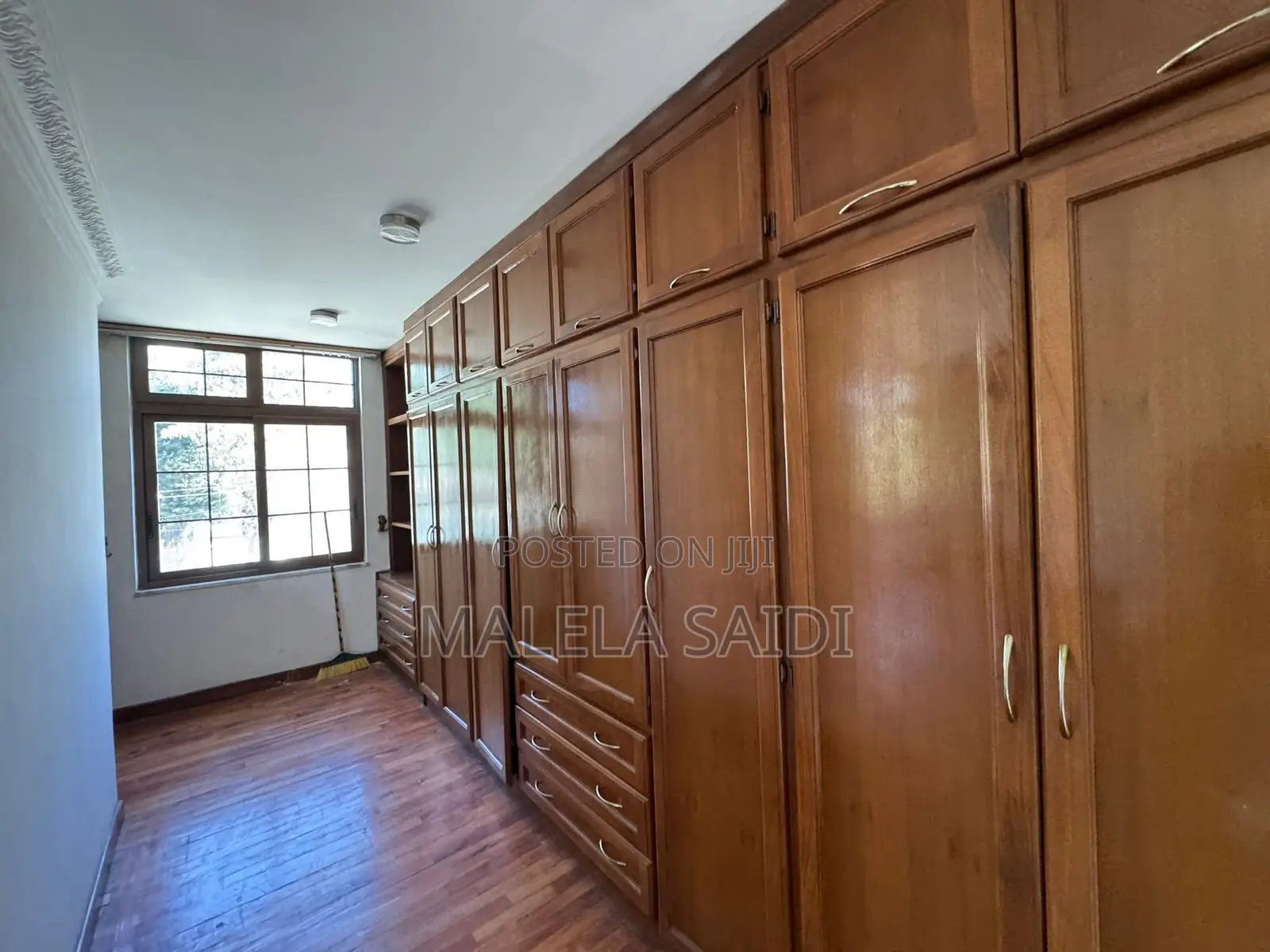 7bdrm House in Mikocheni for rent