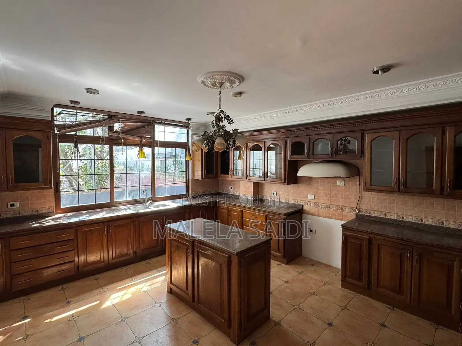 7bdrm House in Mikocheni for rent