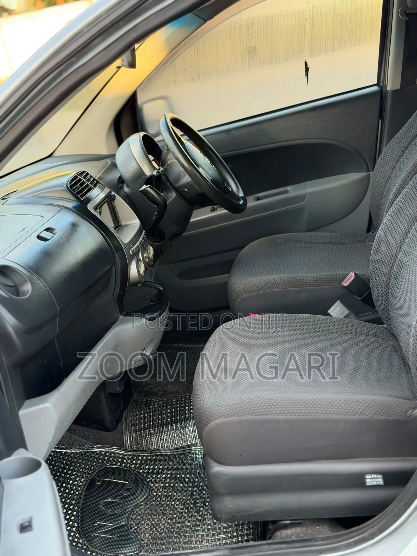 Toyota Passo 2004 Silver