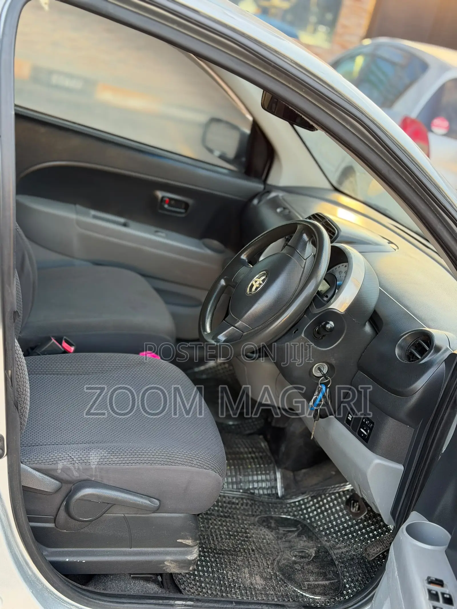 Toyota Passo 2004 Silver