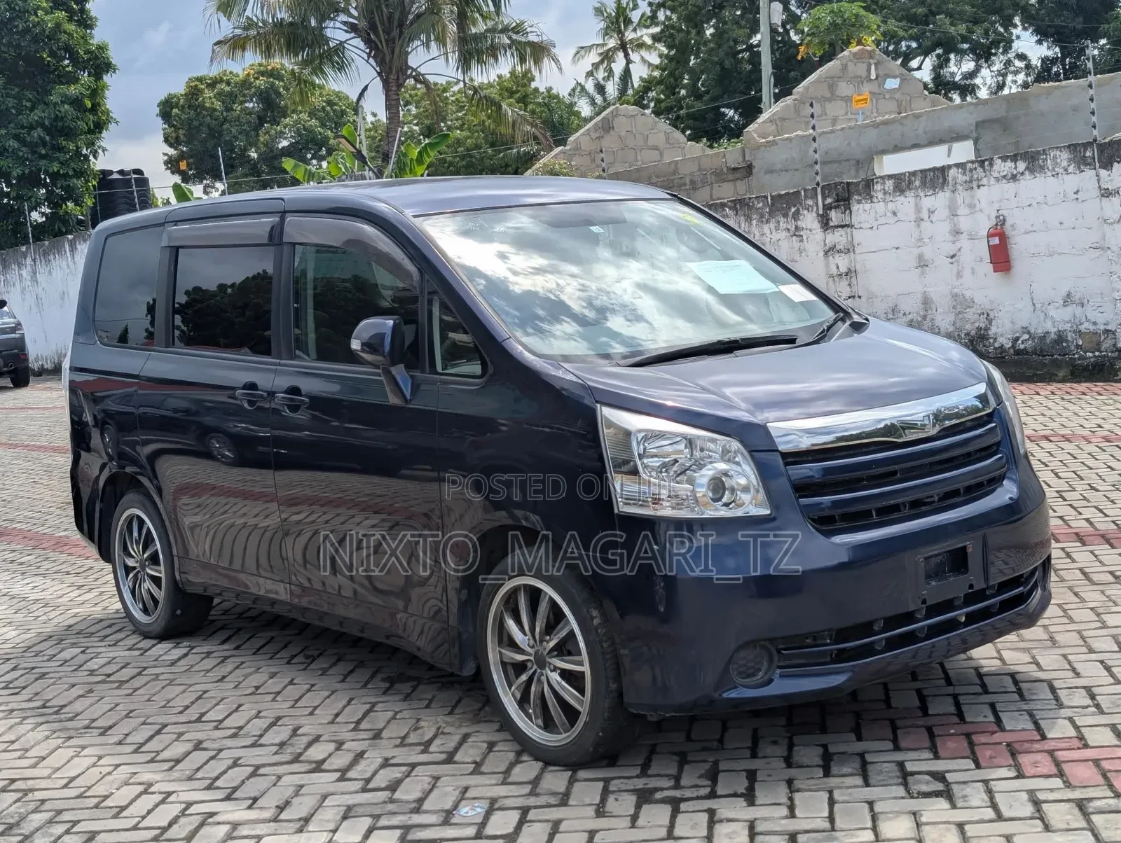 Toyota Noah 2008 Blue