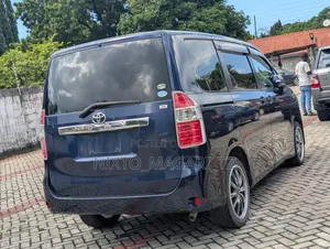 Toyota Noah 2008 Blue