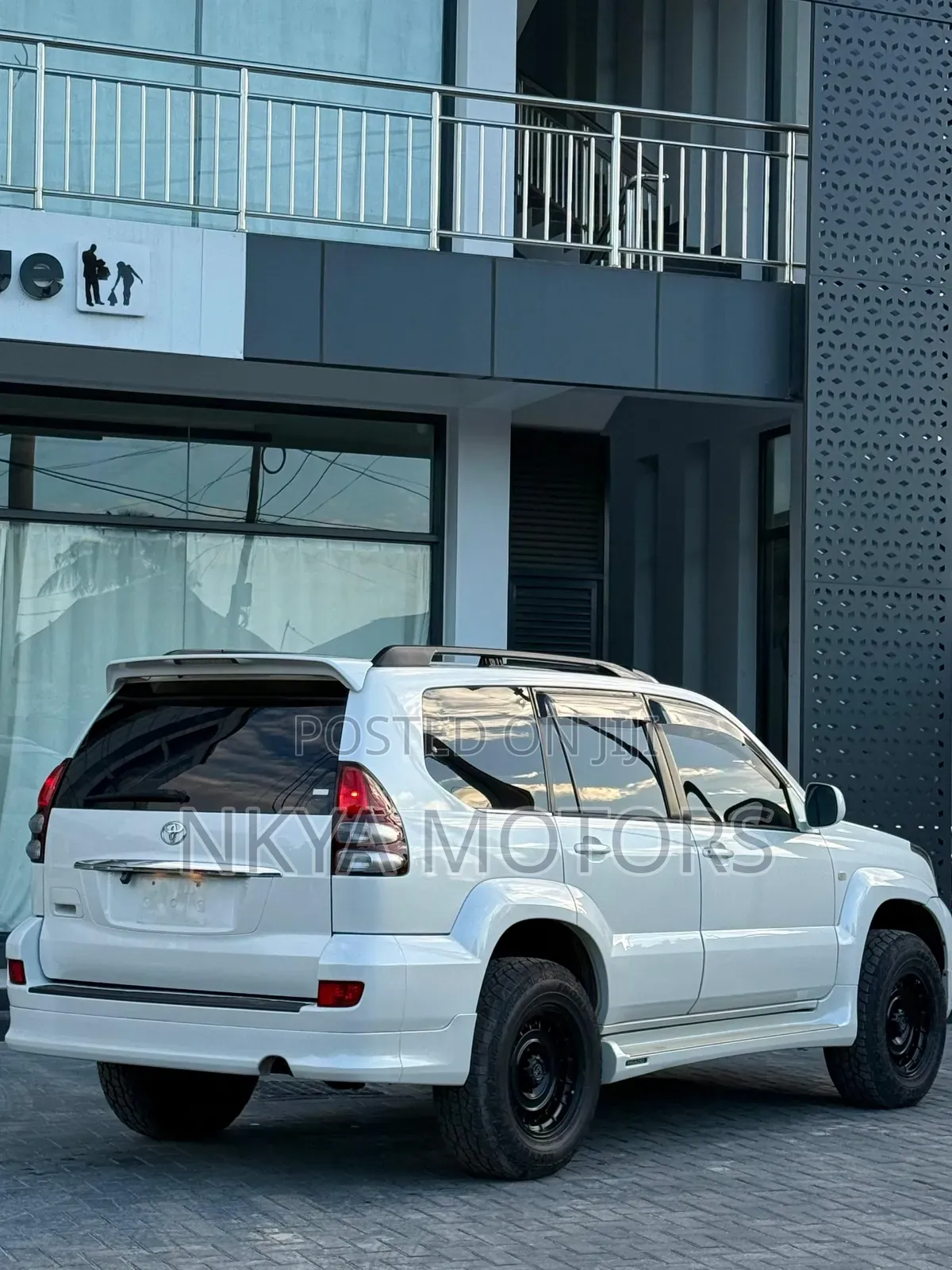 Toyota Land Cruiser Prado 2007 White