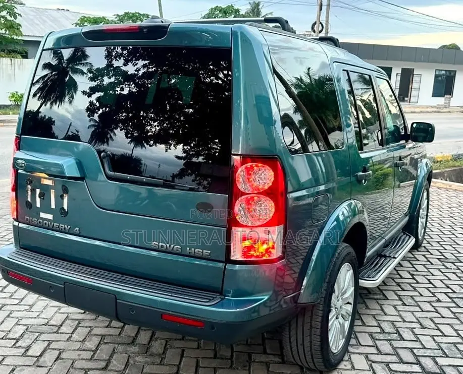 Land Rover Discovery 2013 Green