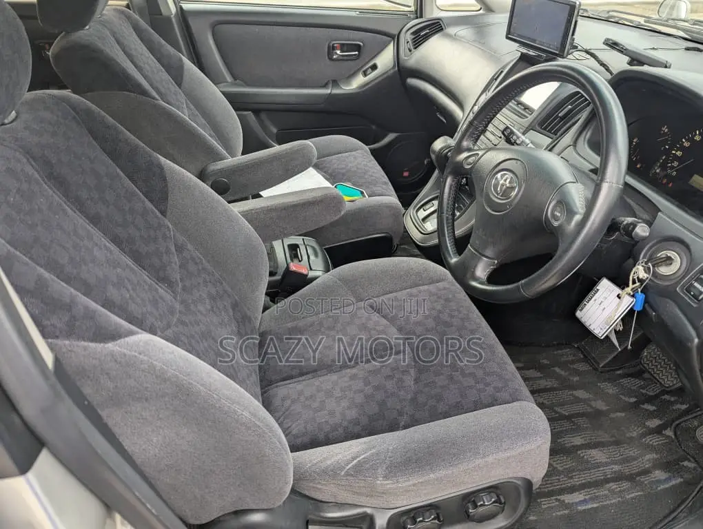 Toyota Harrier 2001 Silver