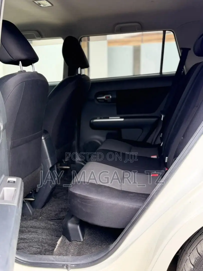 Toyota Corolla Rumion 2011 White