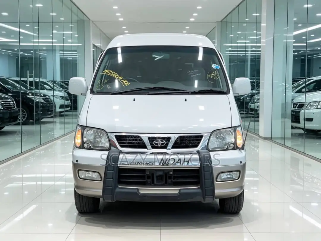 Toyota Noah 2004 White