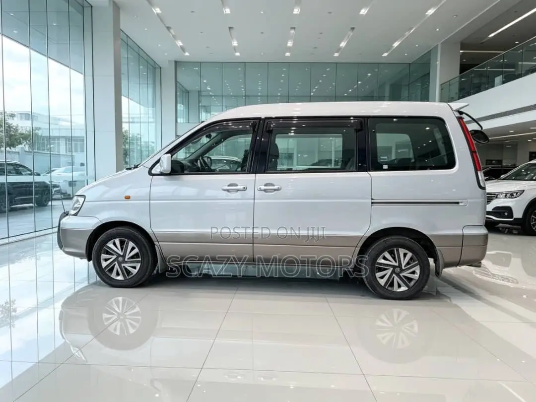 Toyota Noah 2004 White
