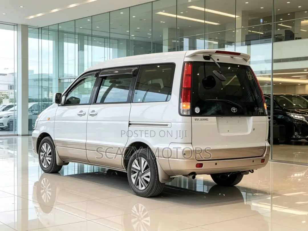 Toyota Noah 2004 White