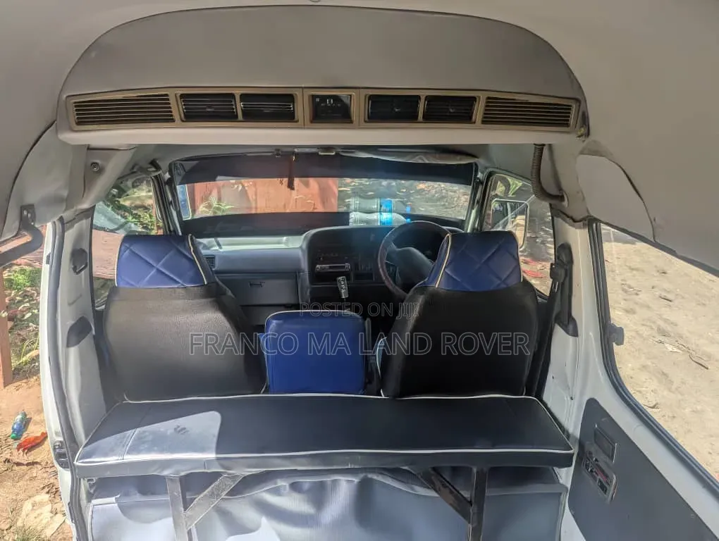 Toyota HiAce 2002 White