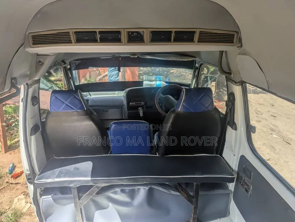 Toyota HiAce 2002 White