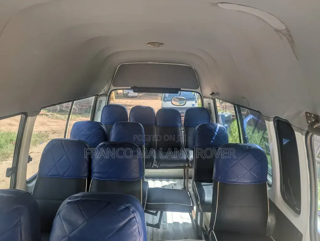 Toyota HiAce 2002 White