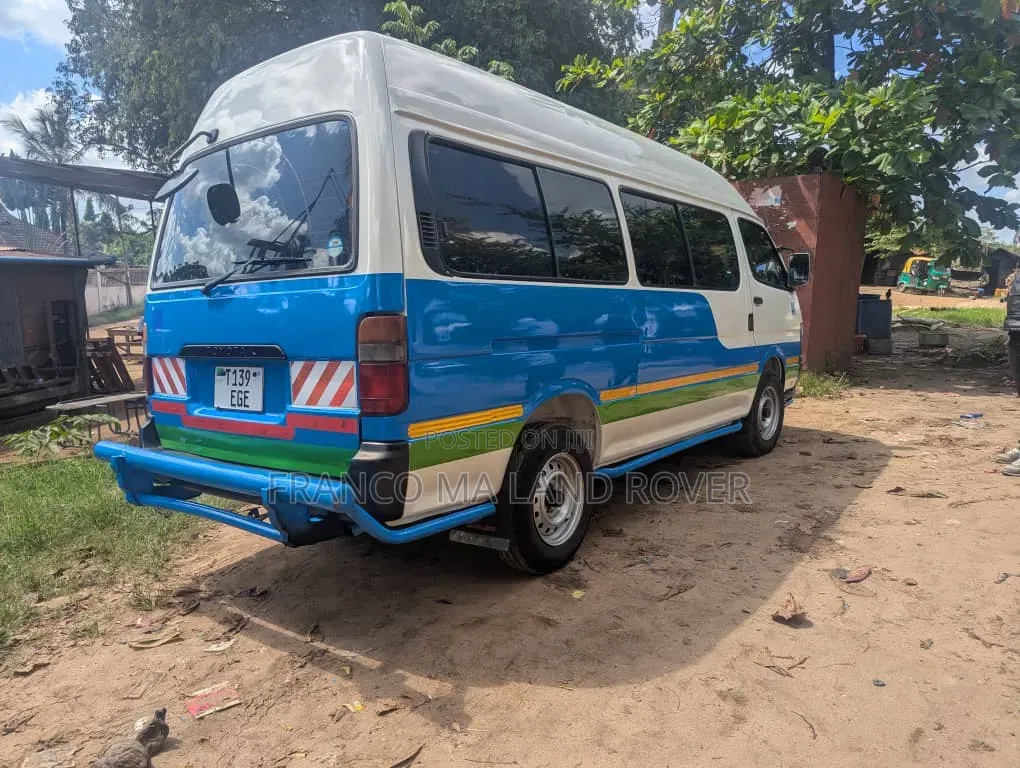 Toyota HiAce 2002 White