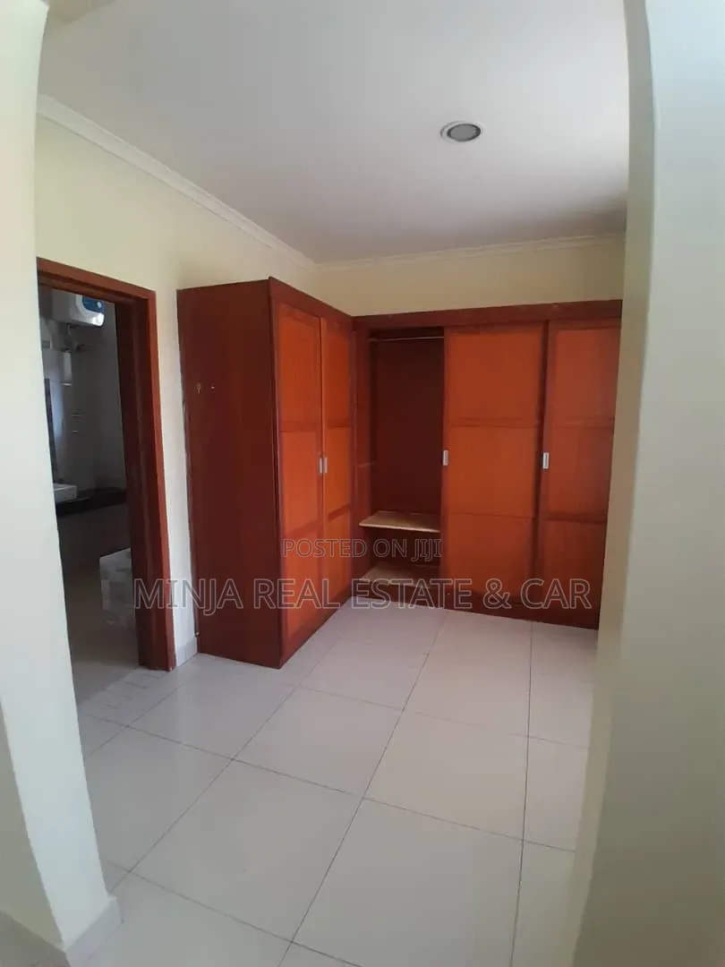 Furnished 4bdrm Villa in Oyster Bay for rent
