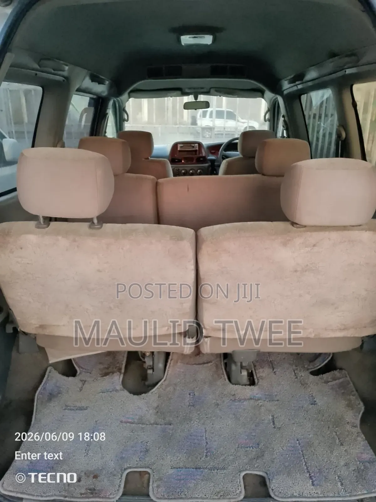 Toyota Noah 2002 Silver
