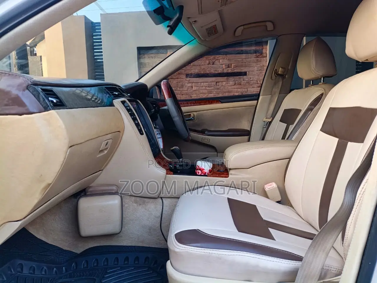 Toyota Crown 2009 Silver