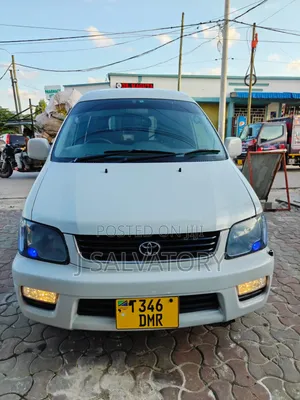 Toyota Noah 2.0 AWD (8 Seater) 2003 White
