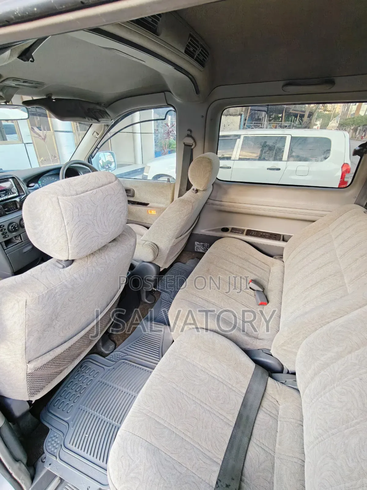 Toyota Noah 2.0 AWD (8 Seater) 2003 White