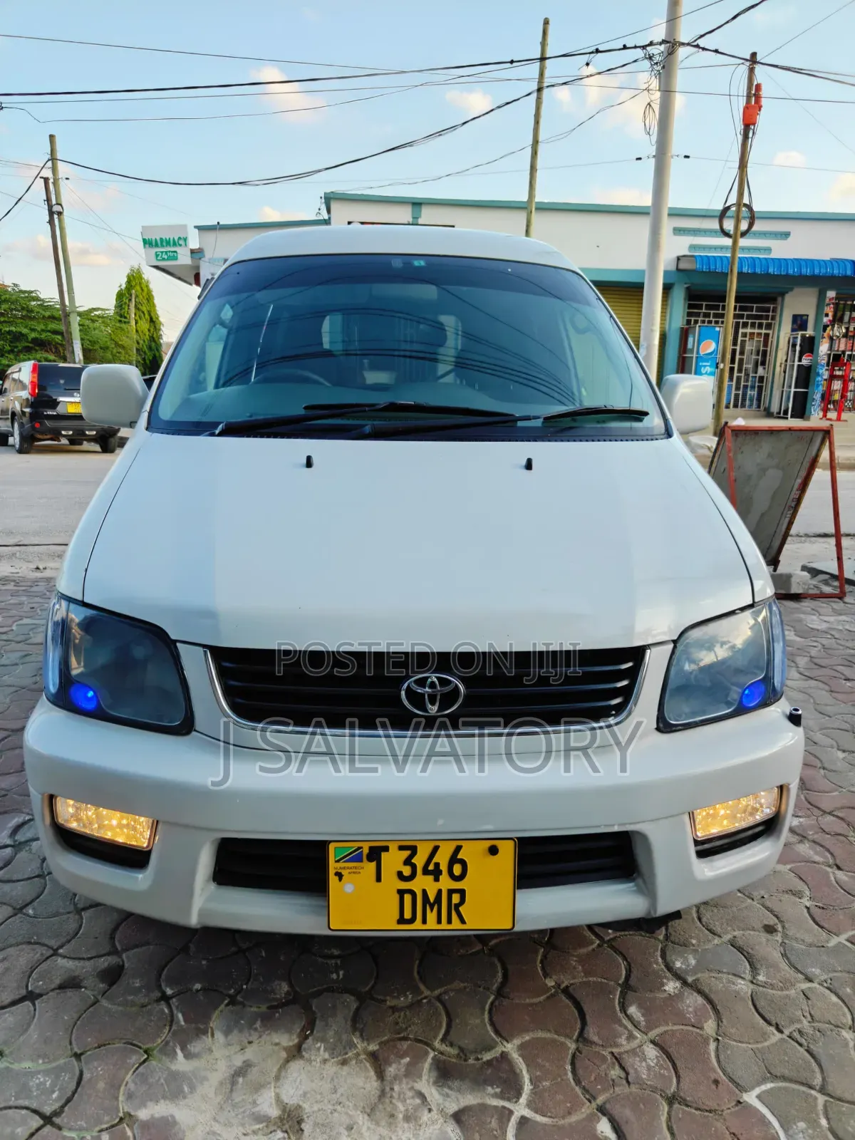 Toyota Noah 2.0 AWD (8 Seater) 2003 White