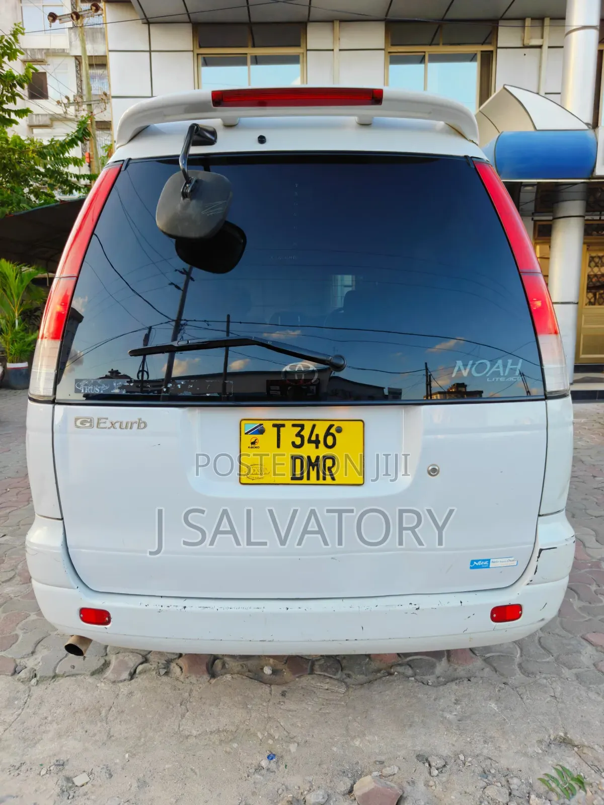 Toyota Noah 2.0 AWD (8 Seater) 2003 White