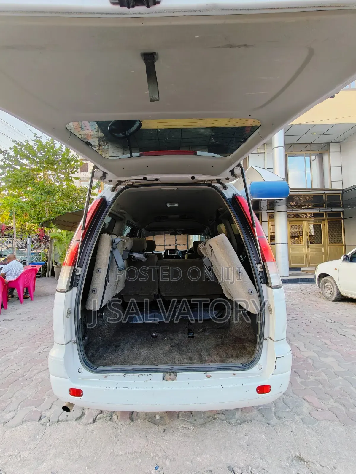 Toyota Noah 2.0 AWD (8 Seater) 2003 White