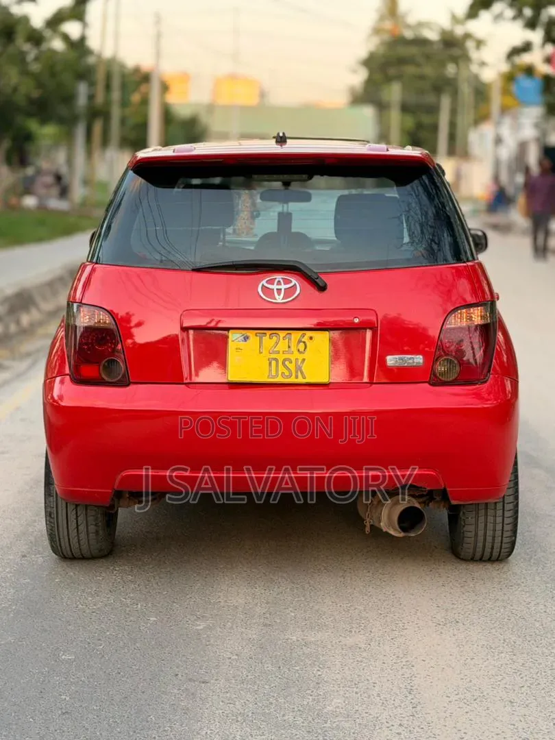 Toyota IST 2006 Red