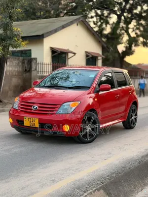 Toyota IST 2006 Red
