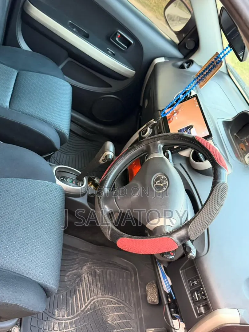 Toyota IST 2006 Red