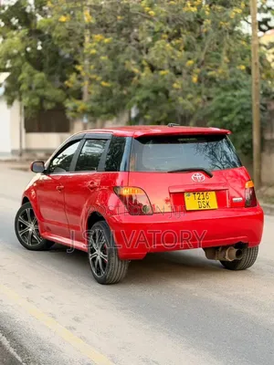 Toyota IST 2006 Red