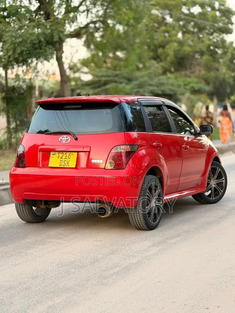 Toyota IST 2006 Red