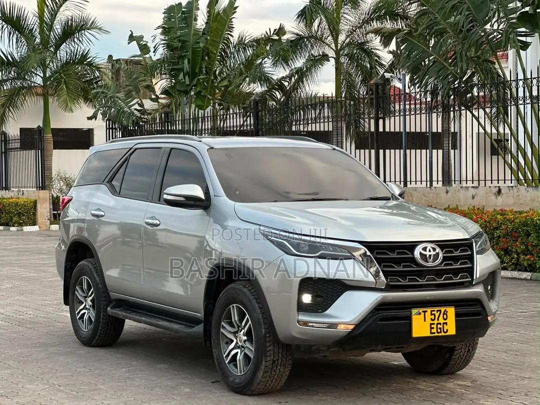 Toyota Fortuner 2.4 D AWD 2020 Gray