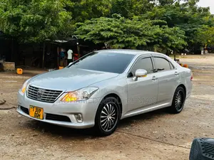 Toyota Crown 2010 Silver
