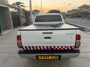 Toyota Hilux 2012 White