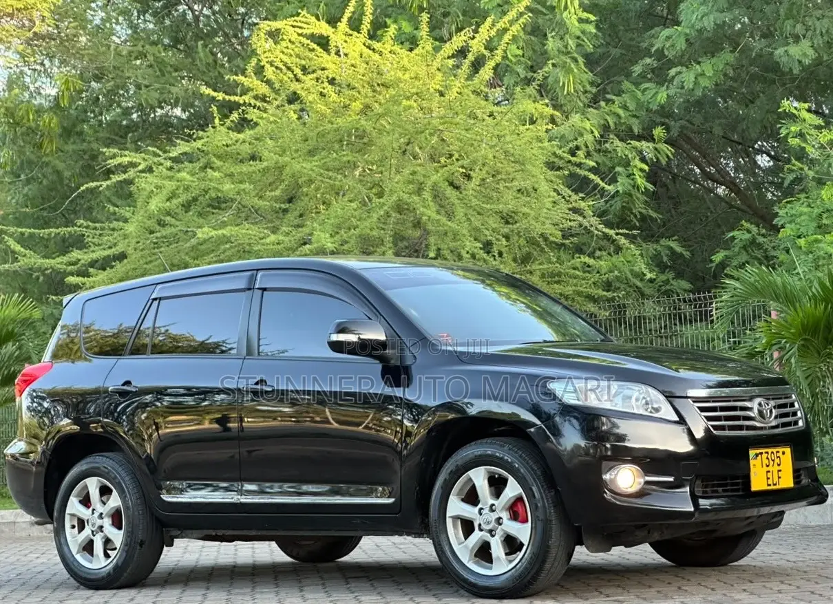 Toyota Vanguard 2011 Black