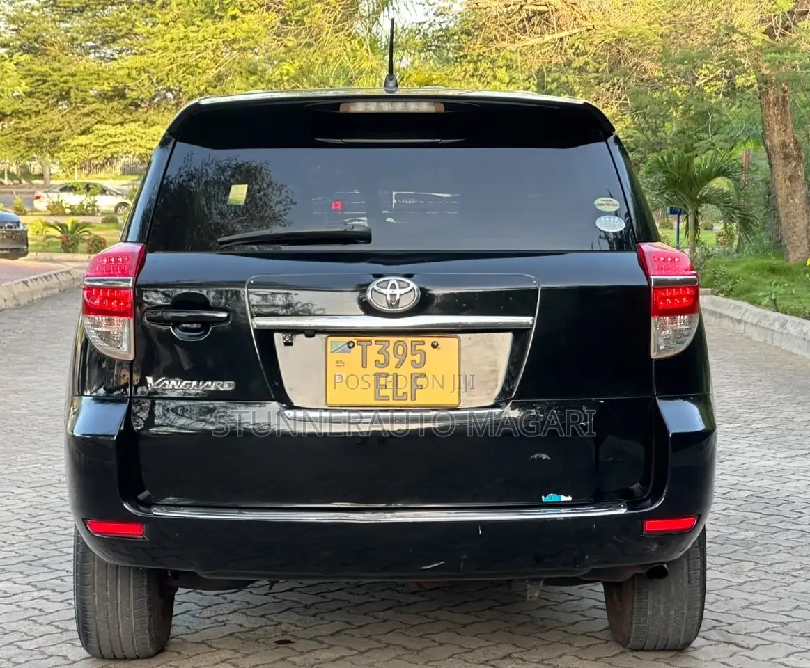 Toyota Vanguard 2011 Black