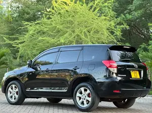 Toyota Vanguard 2011 Black