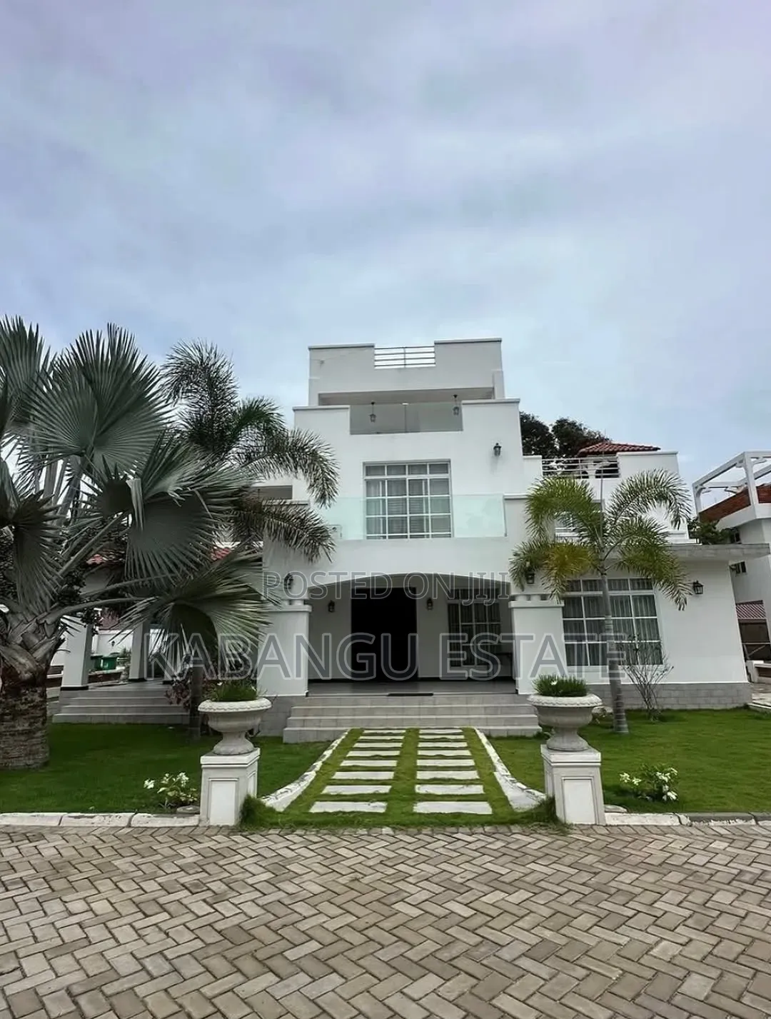 Furnished 5bdrm Villa in Mikochenibeach for rent