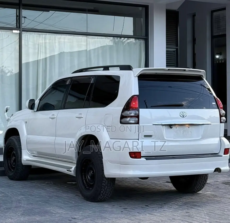 Toyota Land Cruiser Prado 2006 White