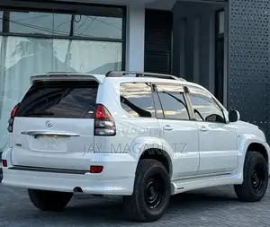 Toyota Land Cruiser Prado 2006 White