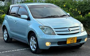 Toyota IST 2004 Blue